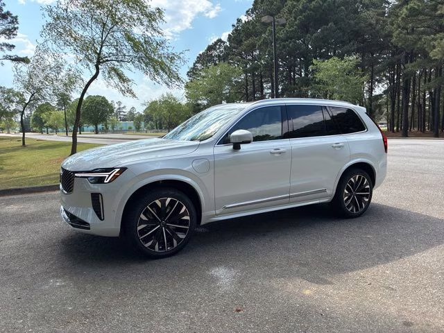 2026 Crystal White Volvo XC90 Plug-In Hybrid T8 Plus 7-Seater AWD SUV