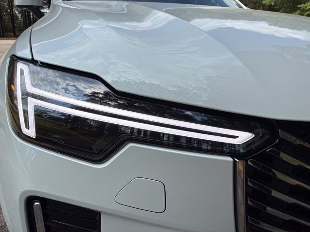 2026 Crystal White Volvo XC90 Plug-In Hybrid T8 Plus 7-Seater AWD SUV