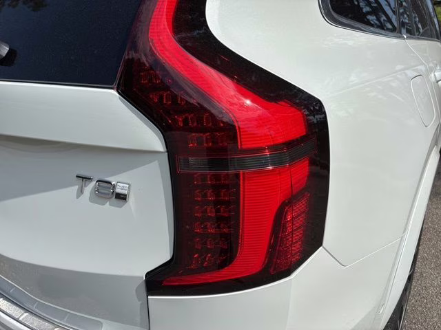 2026 Crystal White Volvo XC90 Plug-In Hybrid T8 Plus 7-Seater AWD SUV