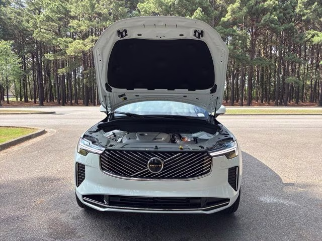 2026 Crystal White Volvo XC90 Plug-In Hybrid T8 Plus 7-Seater AWD SUV