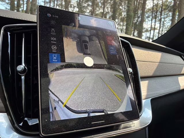 2026 Crystal White Volvo XC90 Plug-In Hybrid T8 Plus 7-Seater AWD SUV