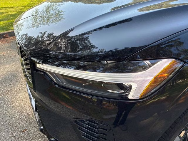 2026 Onyx Black Volvo XC60 Plug-In Hybrid T8 Plus AWD SUV