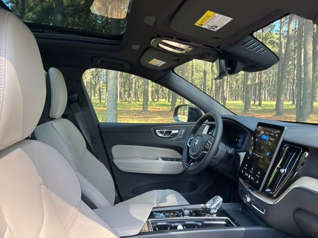 2026 Onyx Black Volvo XC60 Plug-In Hybrid T8 Plus AWD SUV