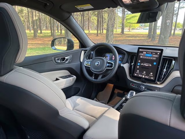 2026 Onyx Black Volvo XC60 Plug-In Hybrid T8 Plus AWD SUV