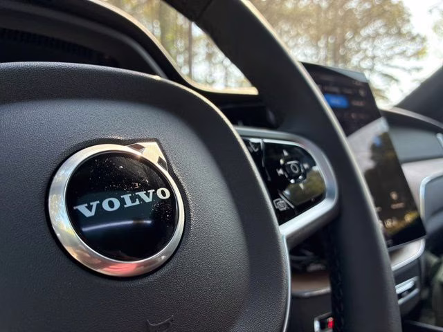 2026 Onyx Black Volvo XC60 Plug-In Hybrid T8 Plus AWD SUV