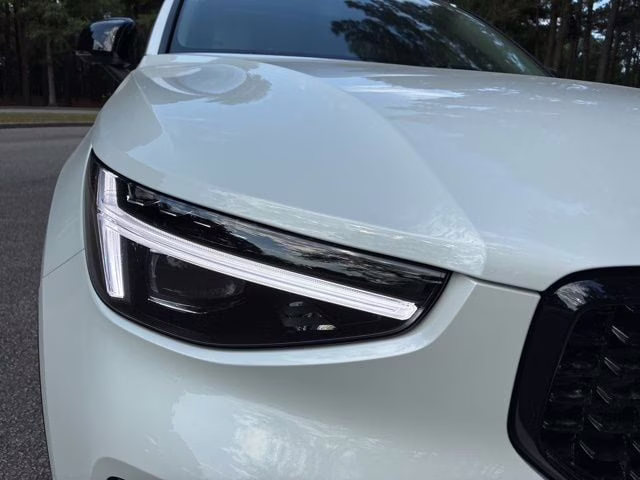 2026 Crystal White Volvo XC40 B5 Plus AWD SUV
