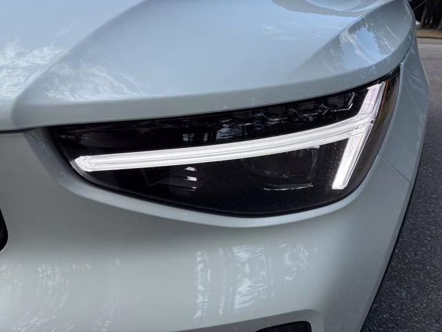 2026 Crystal White Volvo XC40 B5 Plus AWD SUV