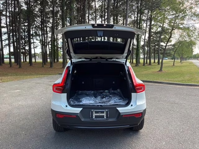 2026 Crystal White Volvo XC40 B5 Plus AWD SUV