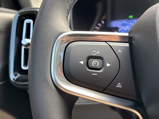 2026 Crystal White Volvo XC40 B5 Plus AWD SUV