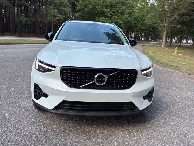 2026 Crystal White Volvo XC40 B5 Plus AWD SUV