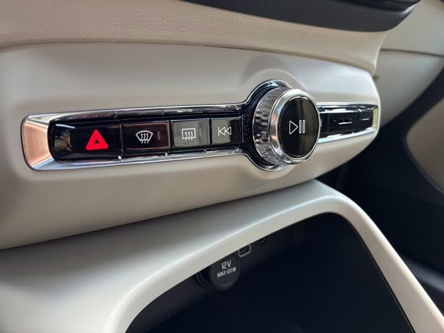 2026 Crystal White Volvo XC40 B5 Plus AWD SUV