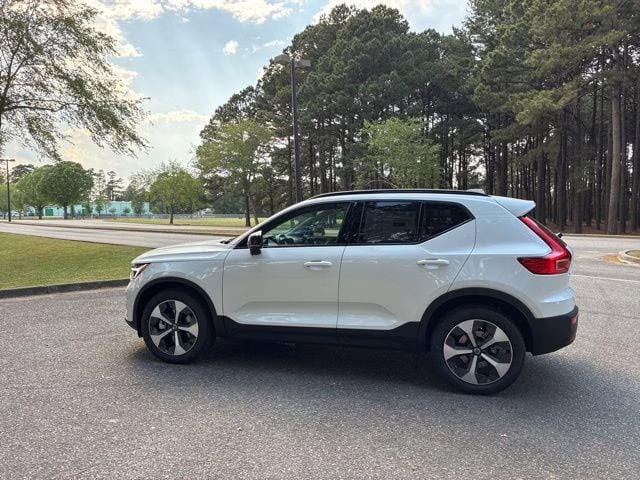 2026 Crystal White Volvo XC40 B5 Plus AWD SUV