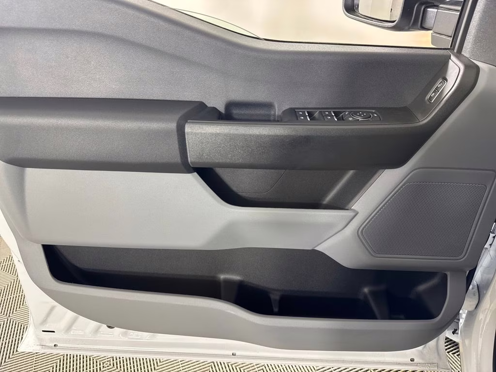 2026 Oxford White Ford Super Duty F-250 SRW XL RWD Truck