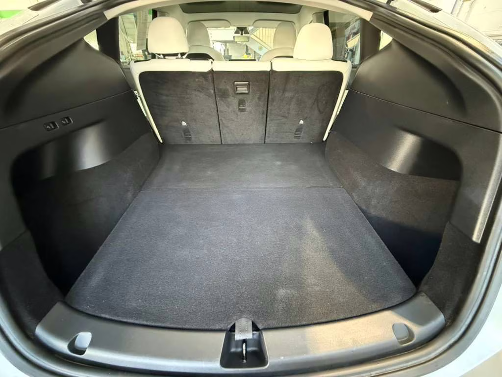 2021 Pearl White Multi-Coat Tesla Model Y Long Range AWD SUV