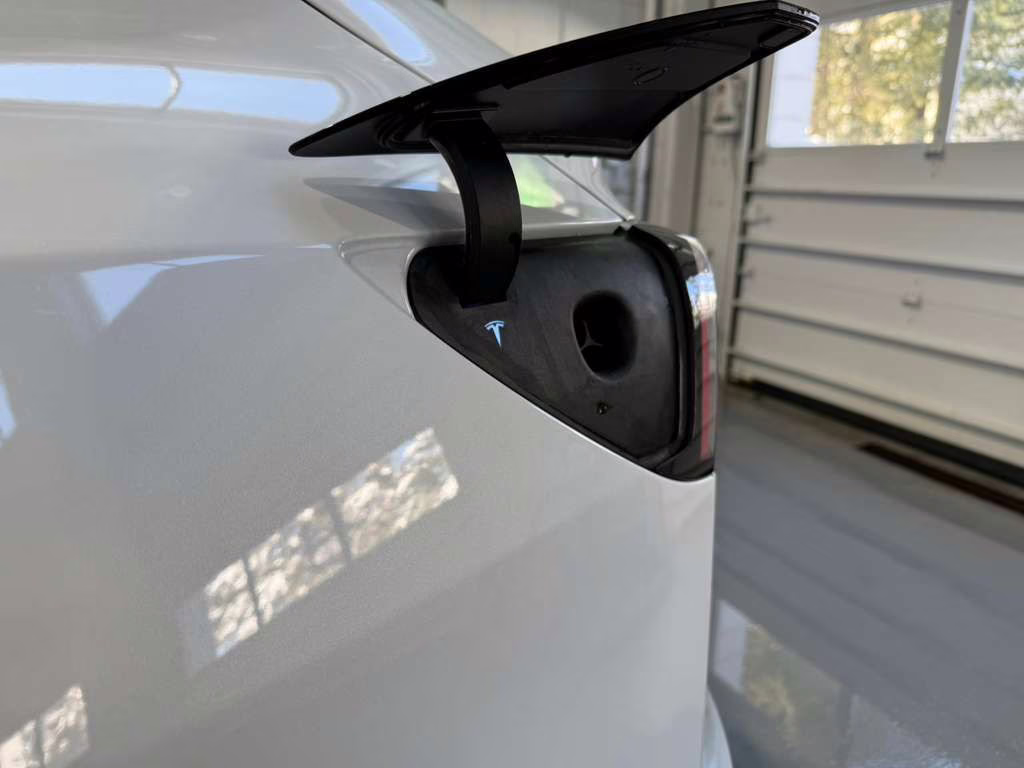 2021 Pearl White Multi-Coat Tesla Model Y Long Range AWD SUV