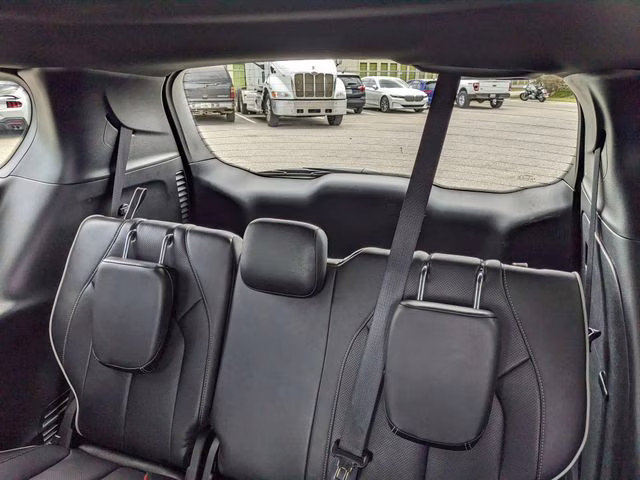 2025 Diamond Black Crystal Pearlcoat Chrysler Pacifica Limited FWD Van