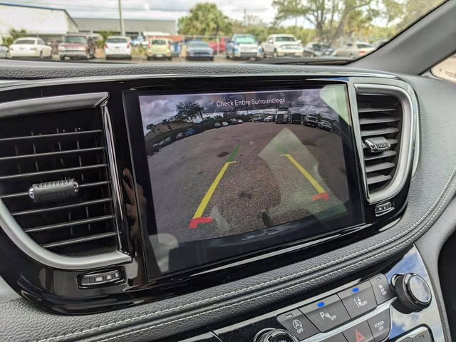 2025 Diamond Black Crystal Pearlcoat Chrysler Pacifica Limited FWD Van