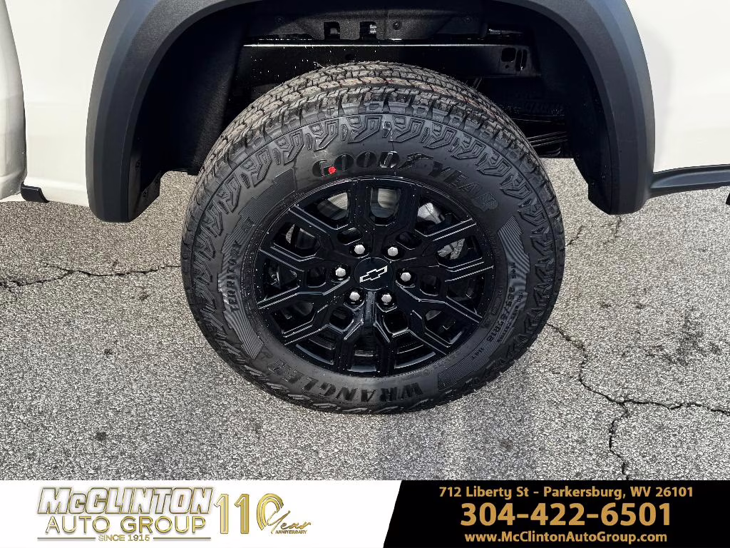 2026 White Sands Chevrolet Colorado 4WD Trail Boss 4X4 Truck