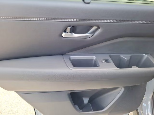 2026 Boulder Gray Pearl Nissan Pathfinder Platinum FWD SUV