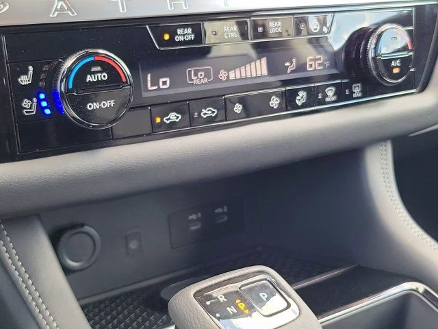 2026 Boulder Gray Pearl Nissan Pathfinder Platinum FWD SUV
