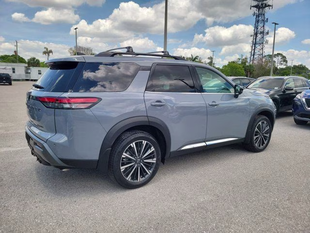2026 Boulder Gray Pearl Nissan Pathfinder Platinum FWD SUV