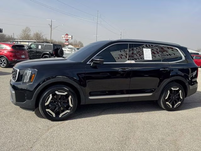 2025 Ebony Black Kia Telluride S FWD SUV