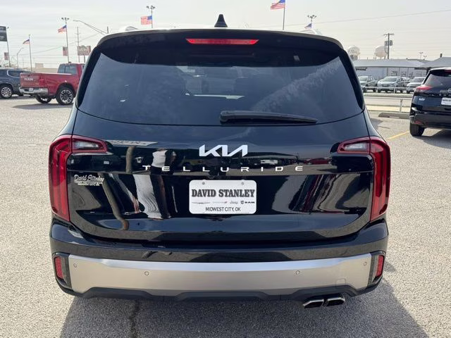 2025 Ebony Black Kia Telluride S FWD SUV