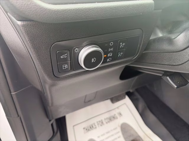 2022 Oxford White Ford Escape Plug-In Hybrid SEL FWD SUV