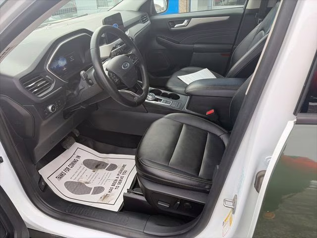 2022 Oxford White Ford Escape Plug-In Hybrid SEL FWD SUV