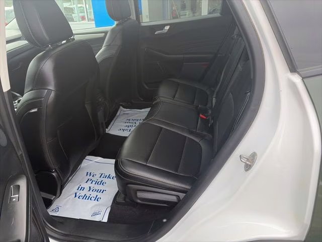 2022 Oxford White Ford Escape Plug-In Hybrid SEL FWD SUV