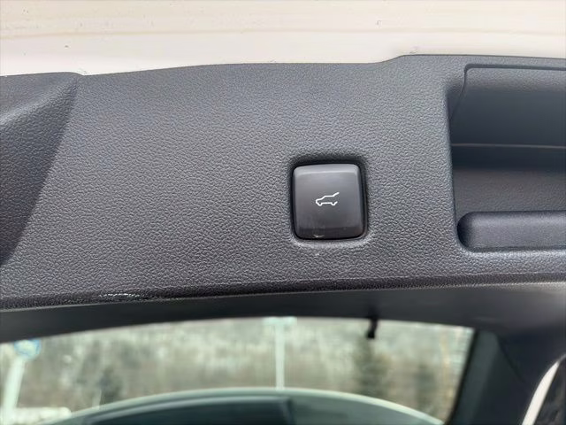 2022 Oxford White Ford Escape Plug-In Hybrid SEL FWD SUV