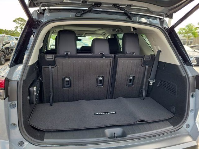 2026 Boulder Gray Pearl Nissan Pathfinder Platinum FWD SUV