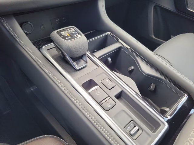 2026 Boulder Gray Pearl Nissan Pathfinder Platinum FWD SUV