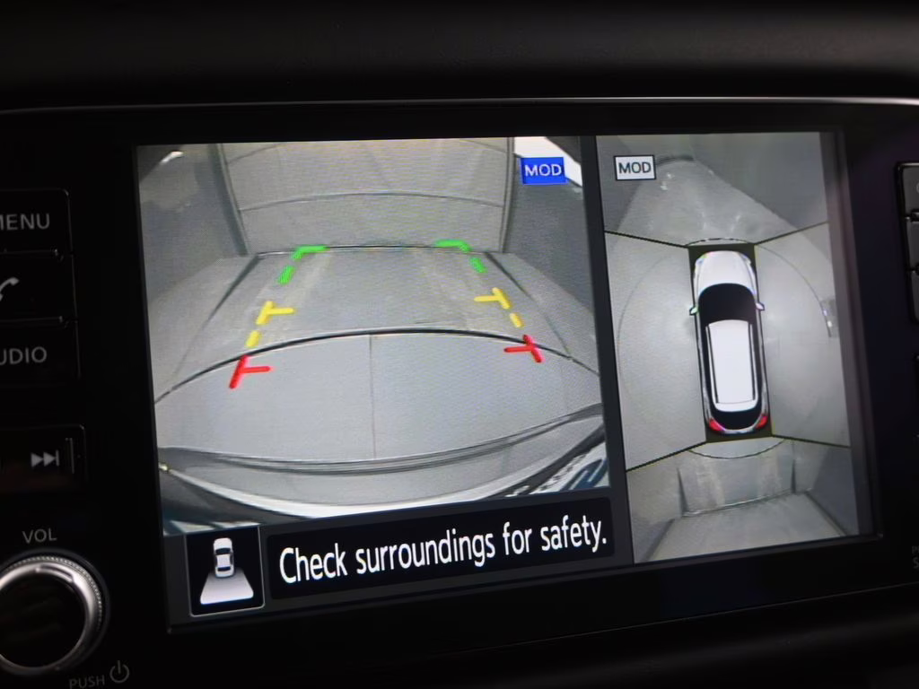 2023 Gun Metallic Nissan Kicks SR FWD SUV