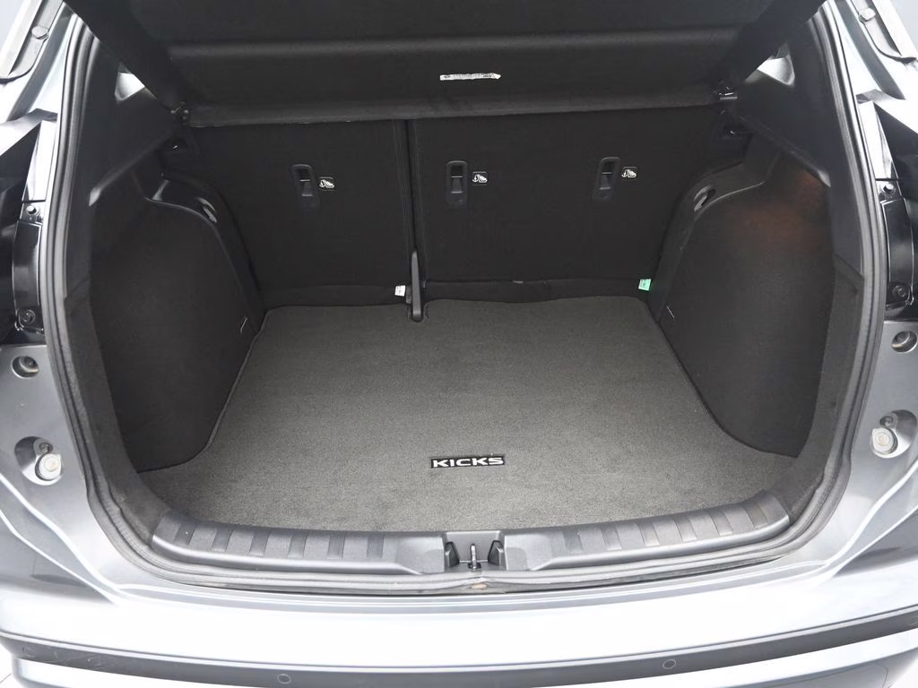 2023 Gun Metallic Nissan Kicks SR FWD SUV