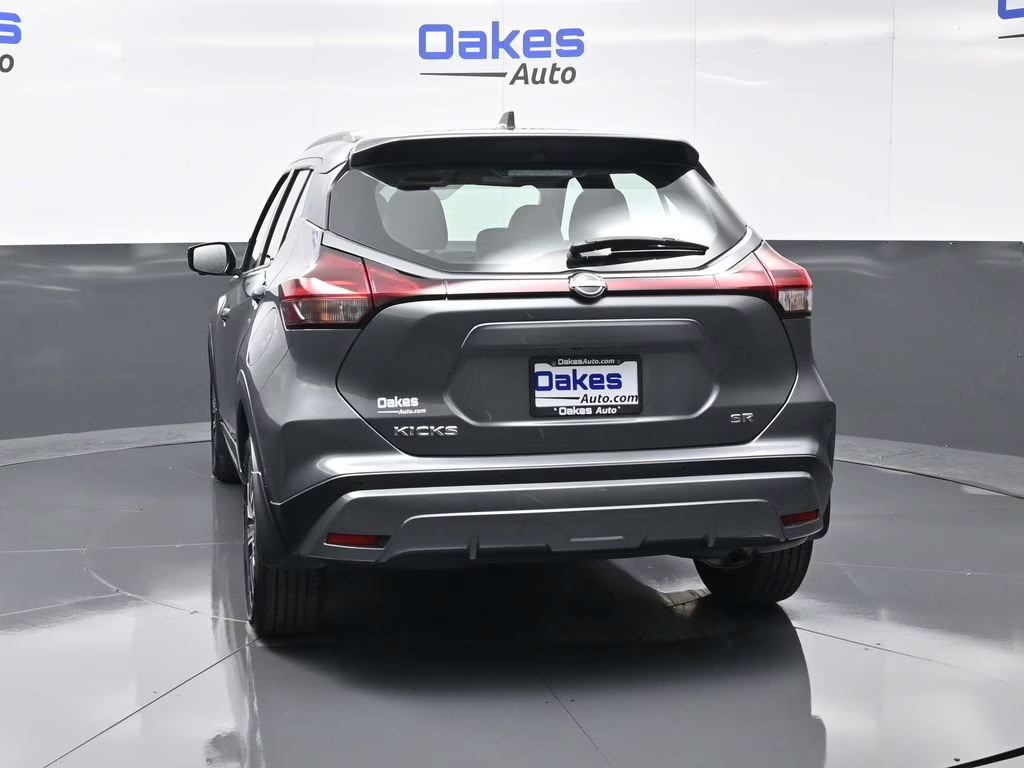 2023 Gun Metallic Nissan Kicks SR FWD SUV