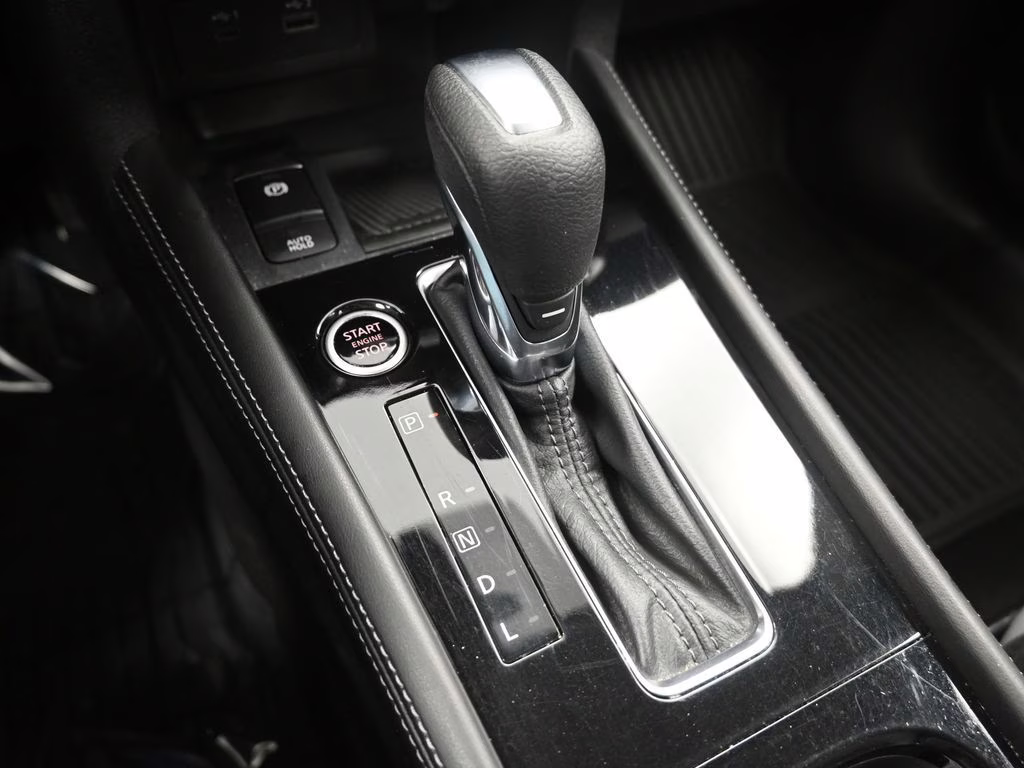 2023 Gun Metallic Nissan Kicks SR FWD SUV