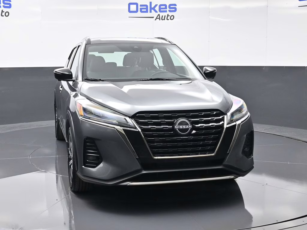2023 Gun Metallic Nissan Kicks SR FWD SUV