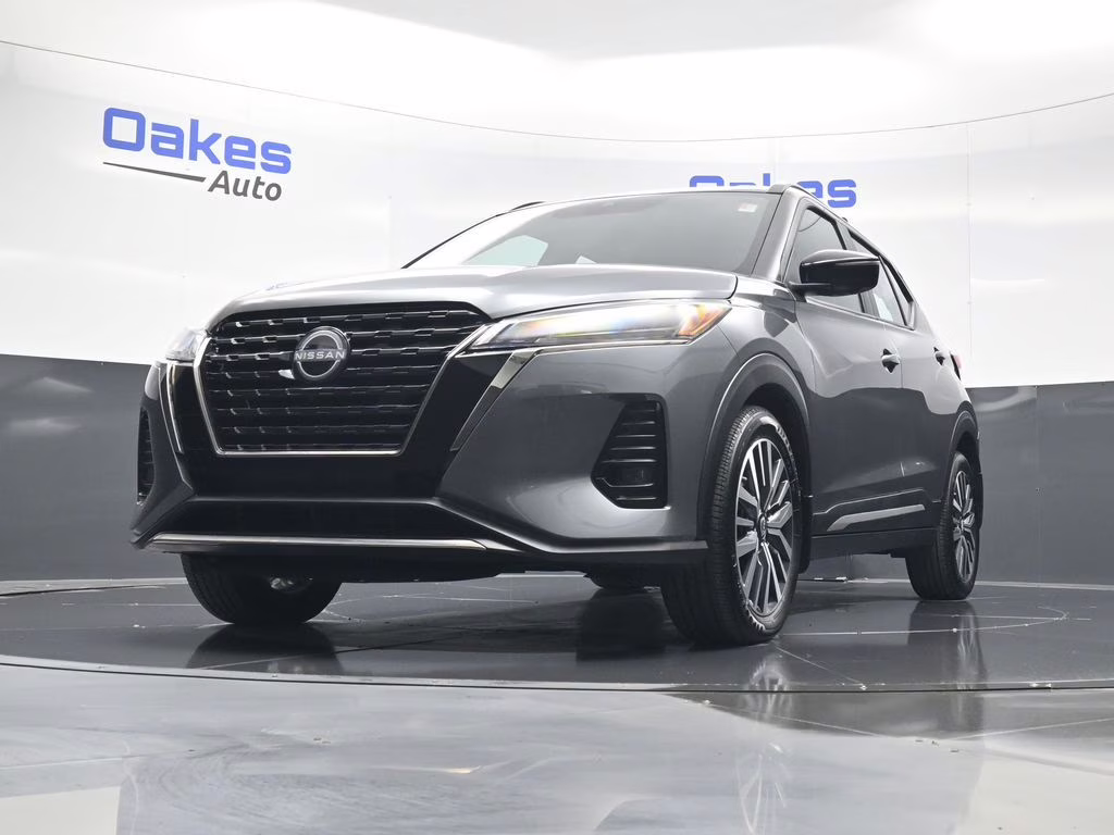 2023 Gun Metallic Nissan Kicks SR FWD SUV