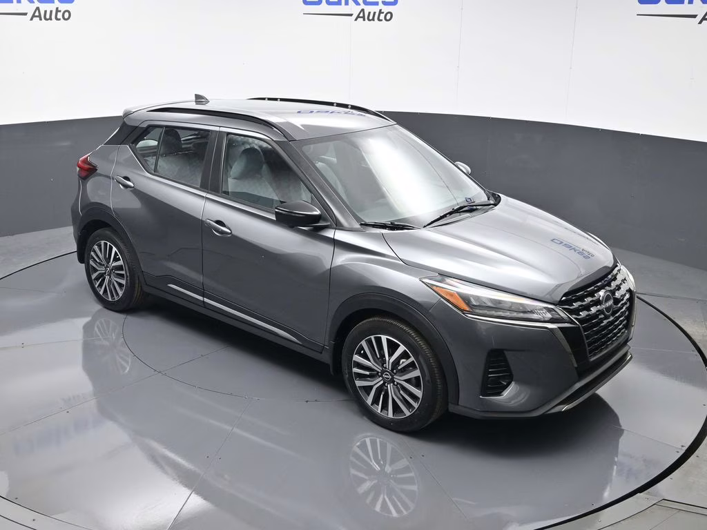 2023 Gun Metallic Nissan Kicks SR FWD SUV