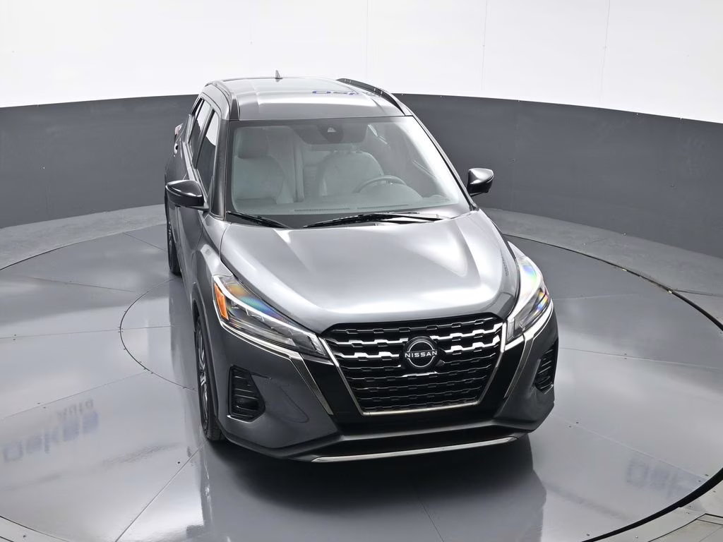2023 Gun Metallic Nissan Kicks SR FWD SUV