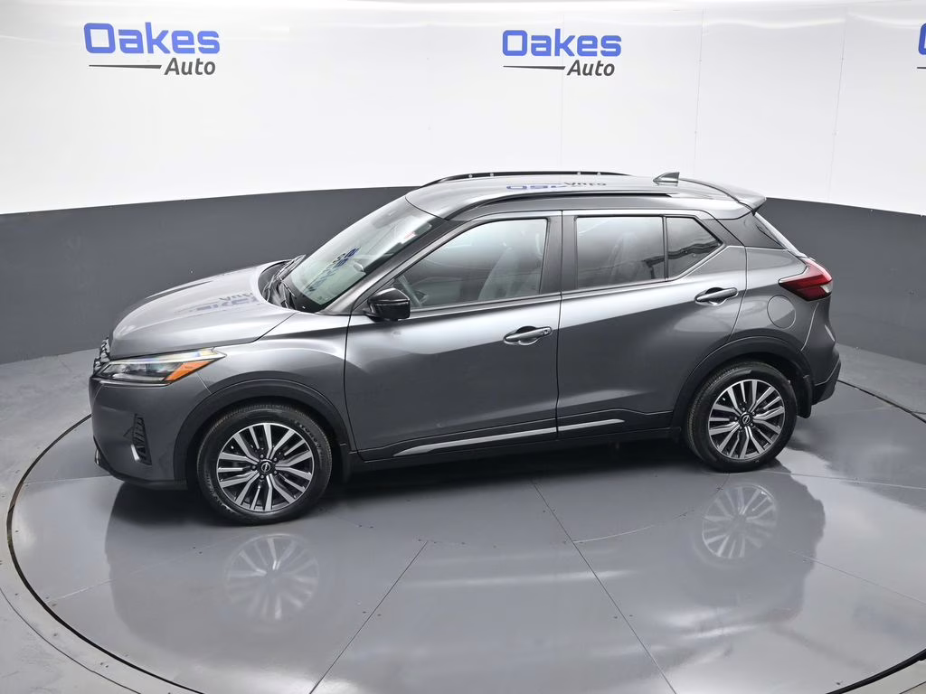 2023 Gun Metallic Nissan Kicks SR FWD SUV