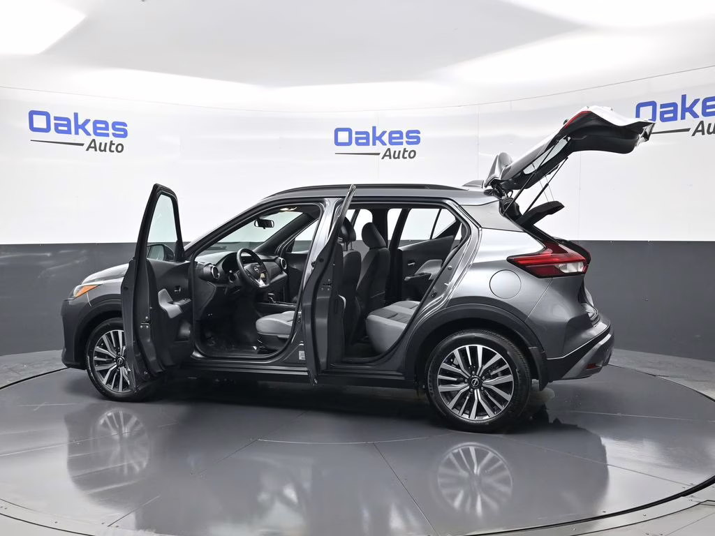 2023 Gun Metallic Nissan Kicks SR FWD SUV