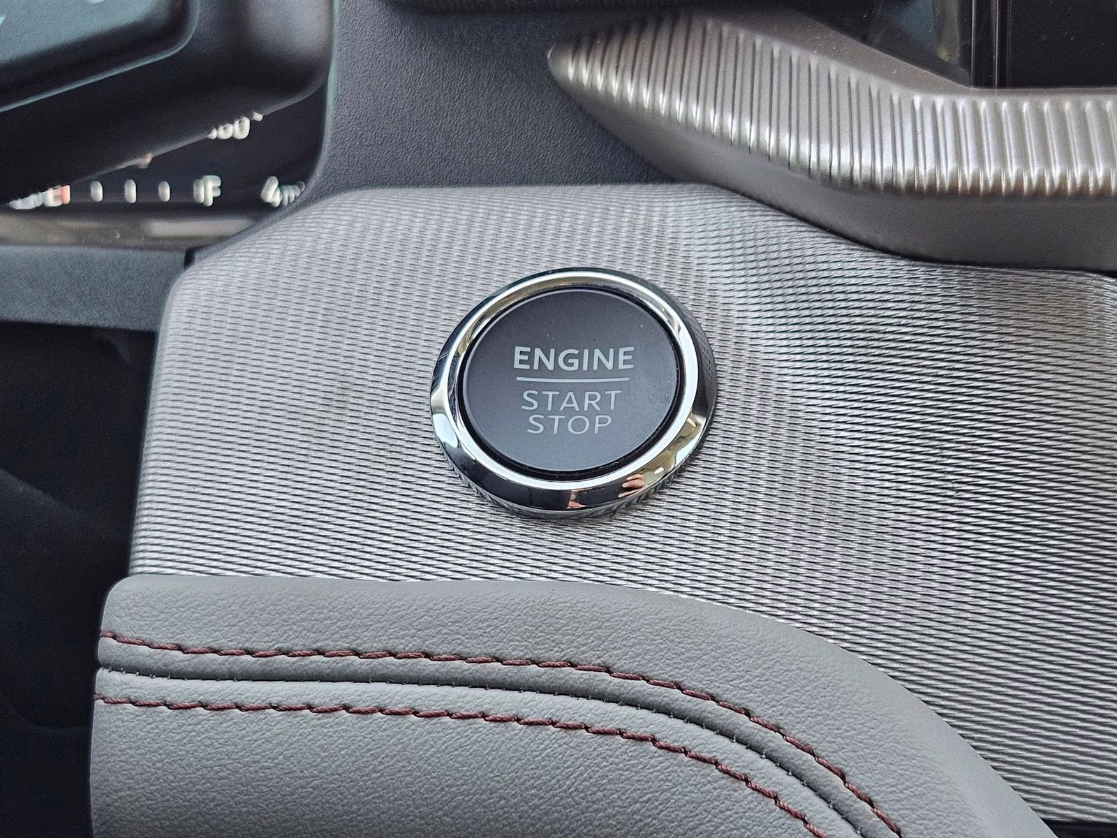 2026 White Metallic Ford Explorer Active 4X4 SUV