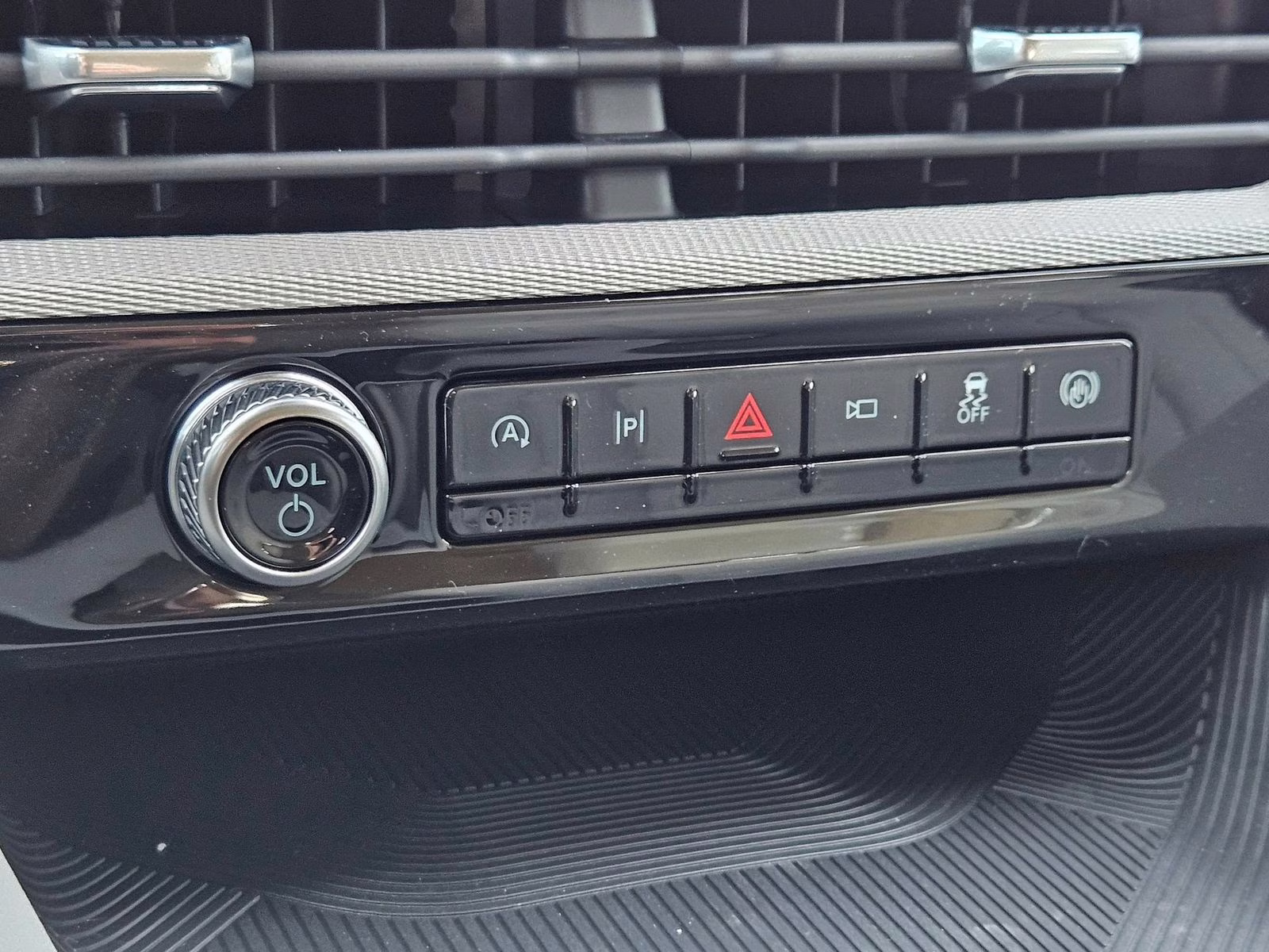 2026 White Metallic Ford Explorer Active 4X4 SUV