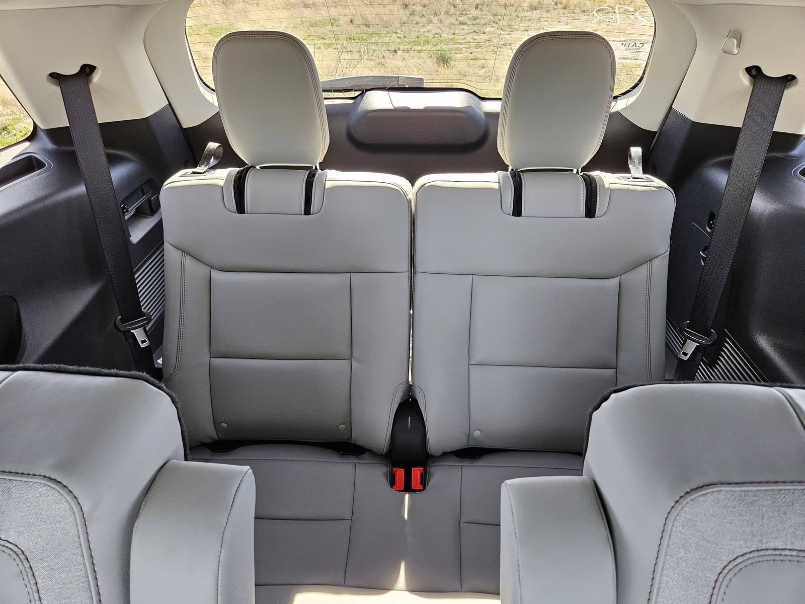 2026 White Metallic Ford Explorer Active 4X4 SUV