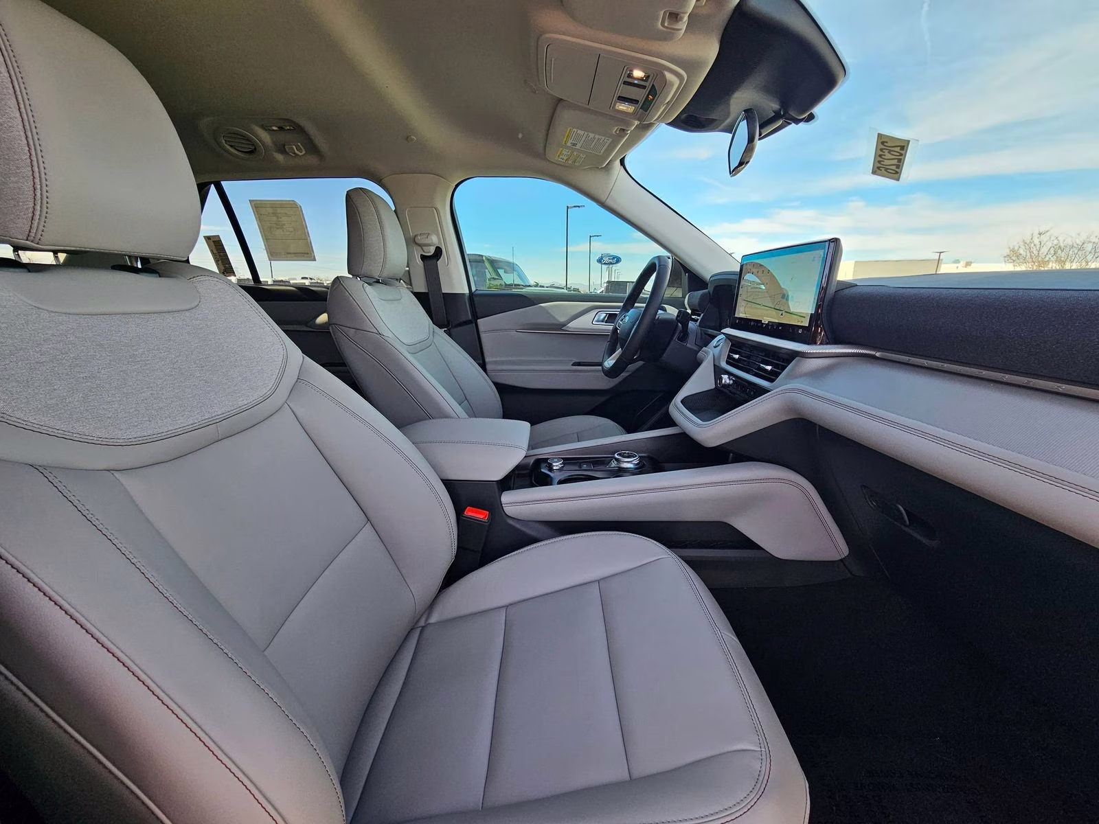 2026 White Metallic Ford Explorer Active 4X4 SUV