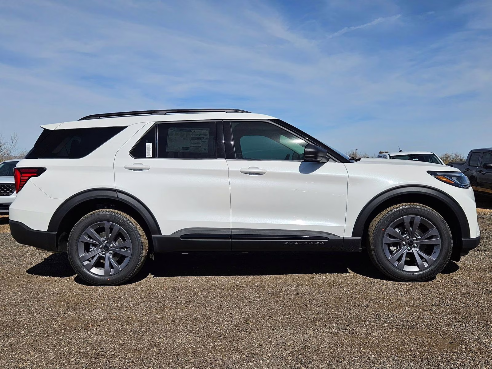 2026 White Metallic Ford Explorer Active 4X4 SUV