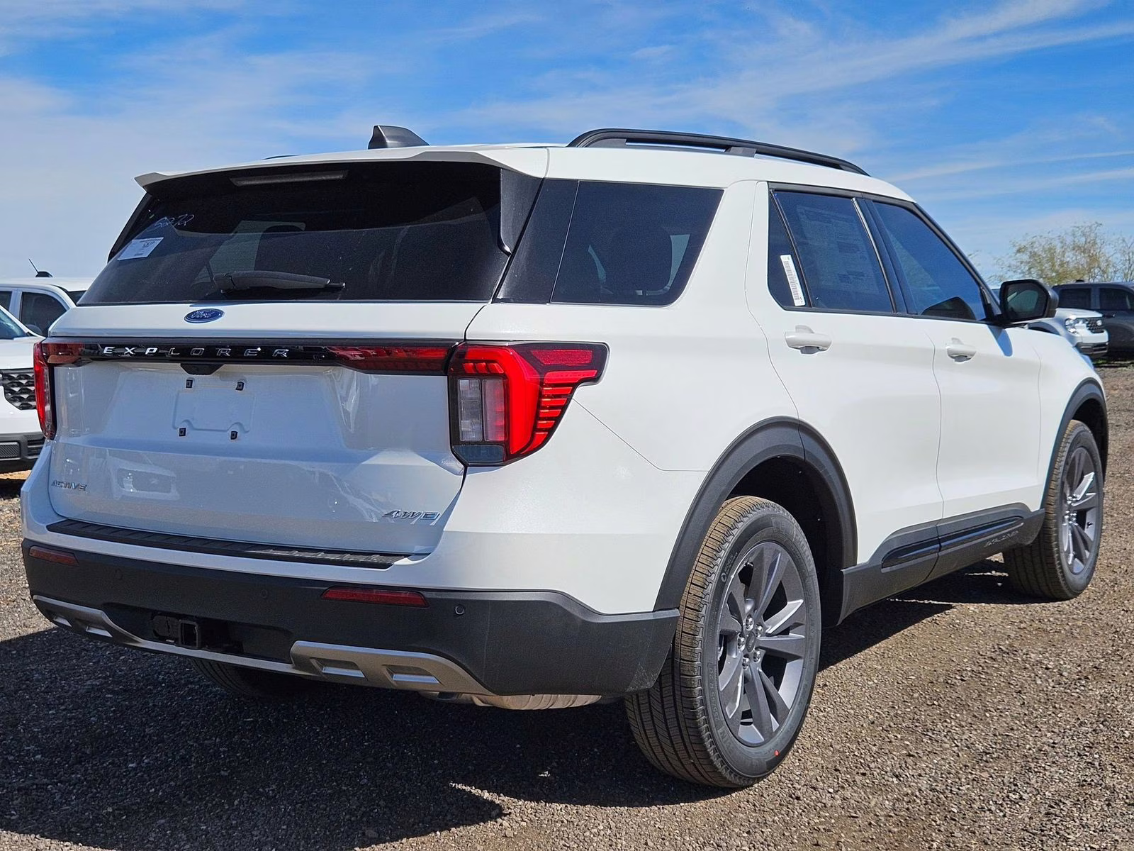2026 White Metallic Ford Explorer Active 4X4 SUV