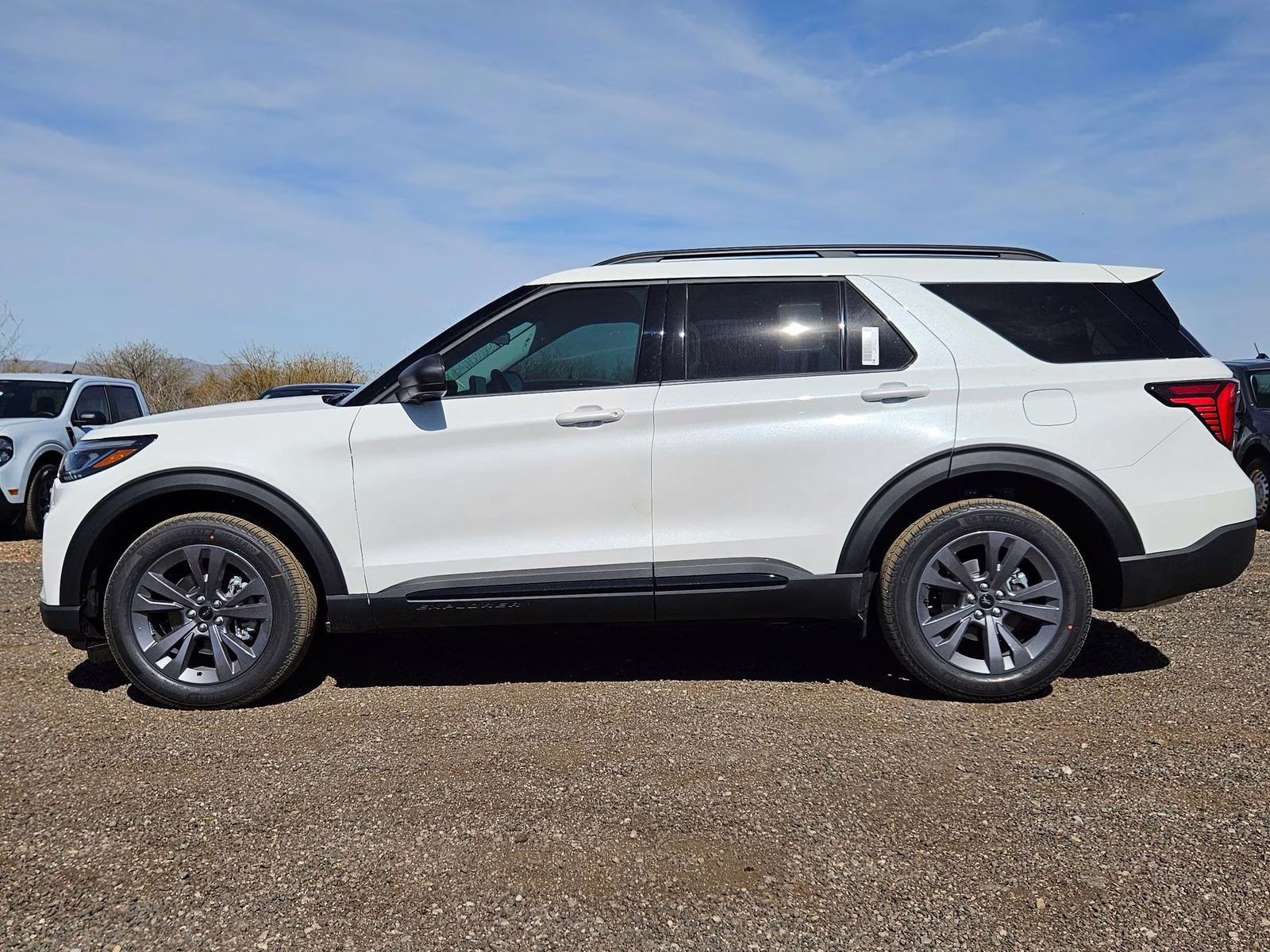 2026 White Metallic Ford Explorer Active 4X4 SUV